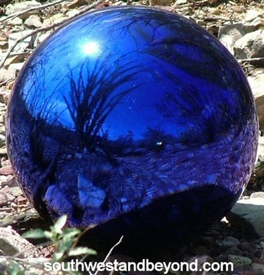 044-A Glass Gazing Ball 12 inch Cobalt Blue Garden Globe Sphere