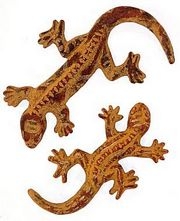 Talavera Frog Wall Decor / Gecko Wall Decor Our Talavera Frogs can be hung on the wall or they can just be placed where ever you wish. They will add color and brighten up your home dÃ©cor.